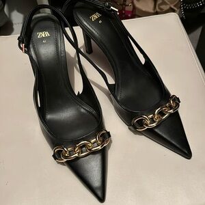 NEVER WORN Zara black & gold pumps - size 41